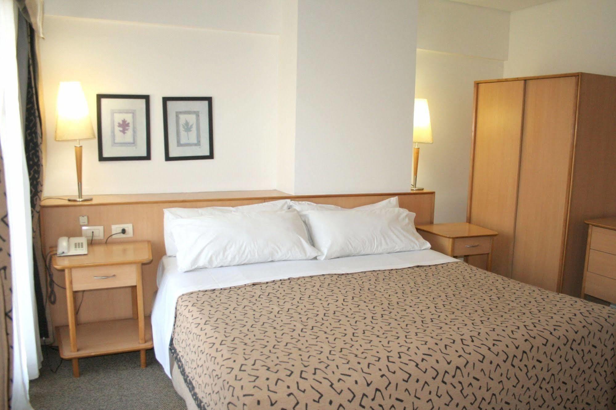 Urbana Suites Mendoza Buitenkant foto